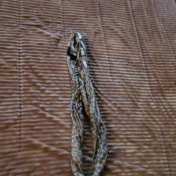 Scarf - Picture 2 of 4